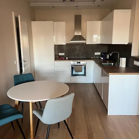 Lux, Spacious And Comfort Next To National Palace Of Culture *